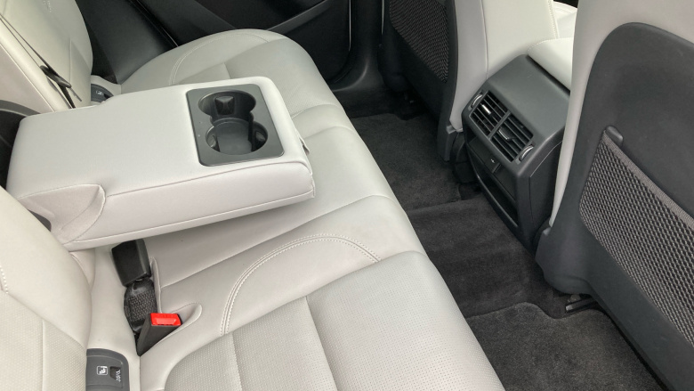 Jaguar E-Pace 1.5 P300e R-Dynamic Black 5dr Auto Estate